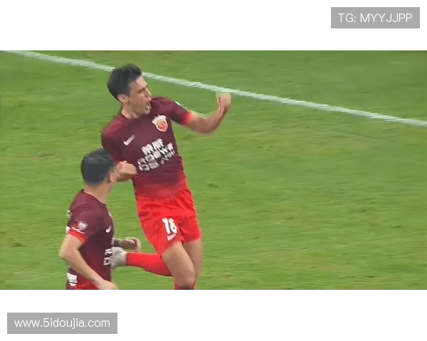 [国内足球]蒋光太头球摆渡 奇塔迪尼扫射得手.